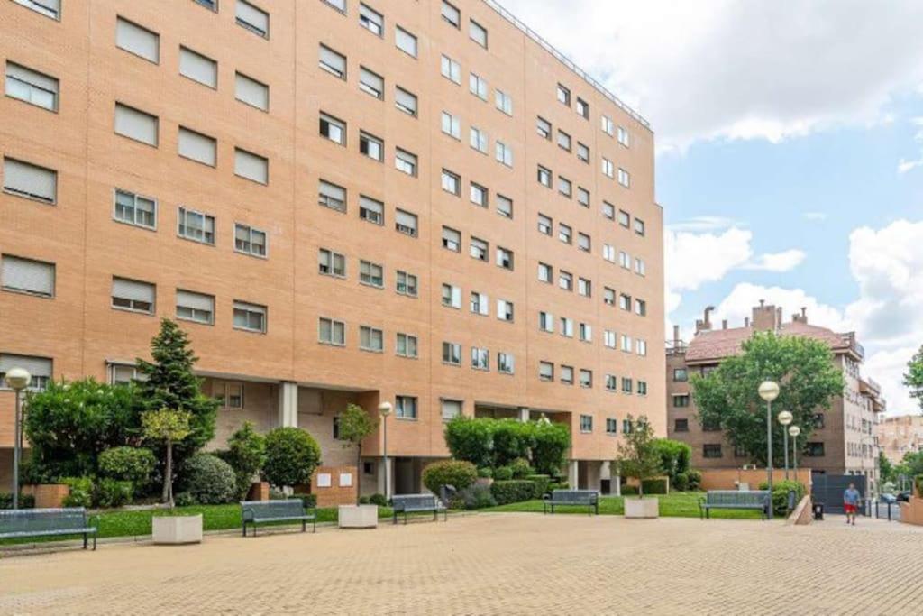 Impresionante De 4 3 Banos Y 2 Plazas De Garaje Appartement Madrid